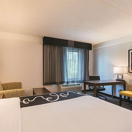 La Quinta By Wyndham Atlanta Alpharetta Hotel Exterior photo