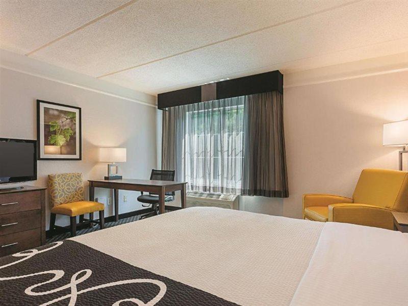 La Quinta By Wyndham Atlanta Alpharetta Hotel Exterior photo