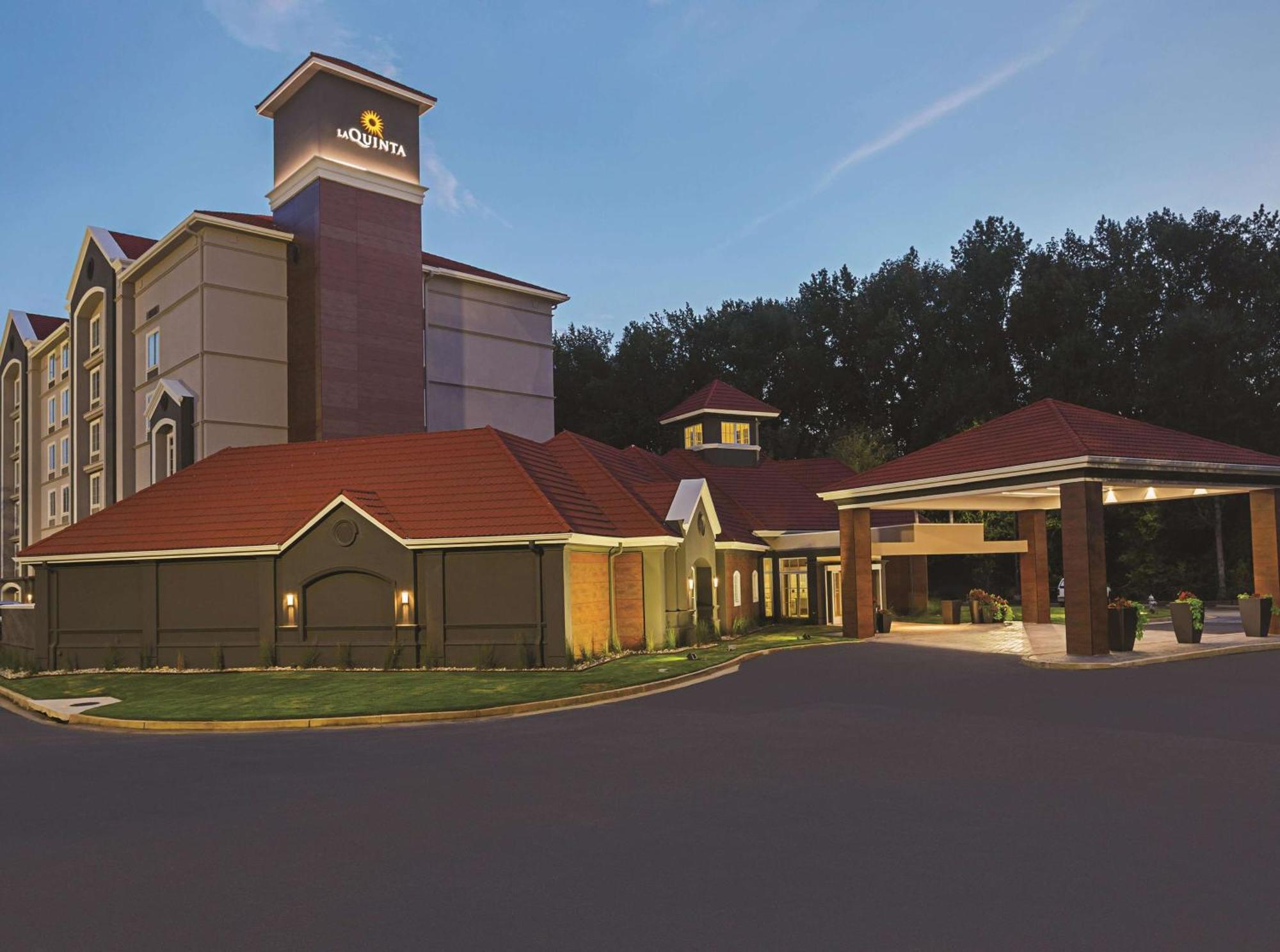 La Quinta By Wyndham Atlanta Alpharetta Hotel Exterior photo